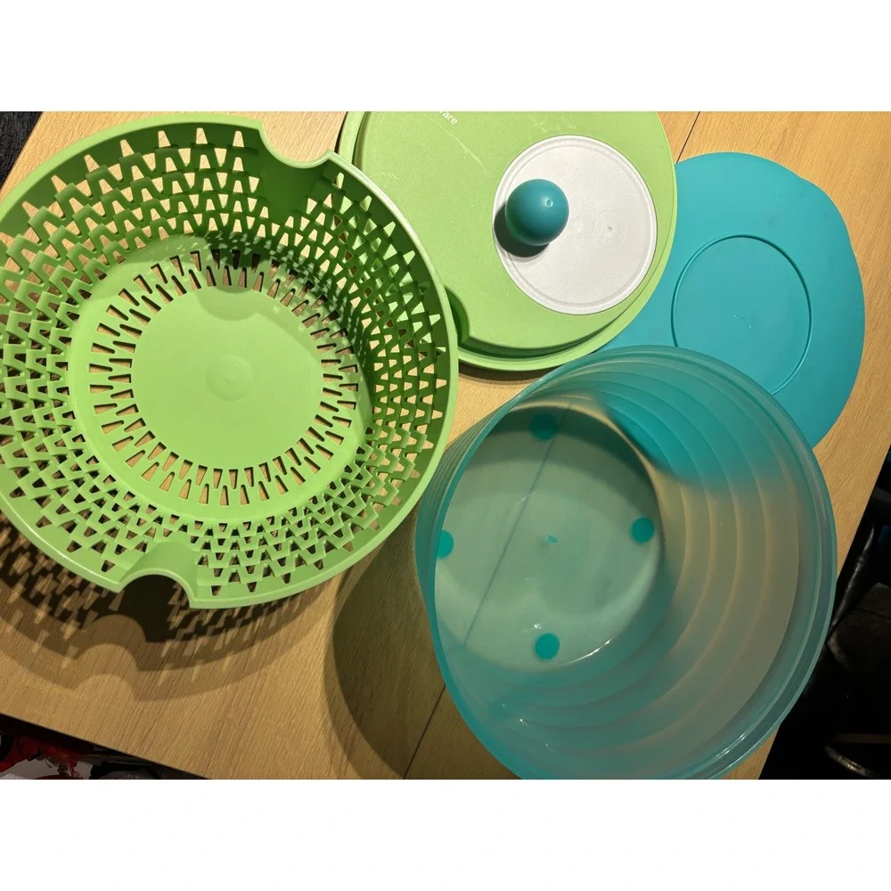 Tupperware salad spinner